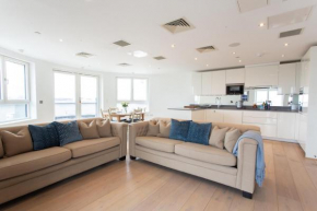 2 Bed/2 Bath Penthouse With Amazing Views
